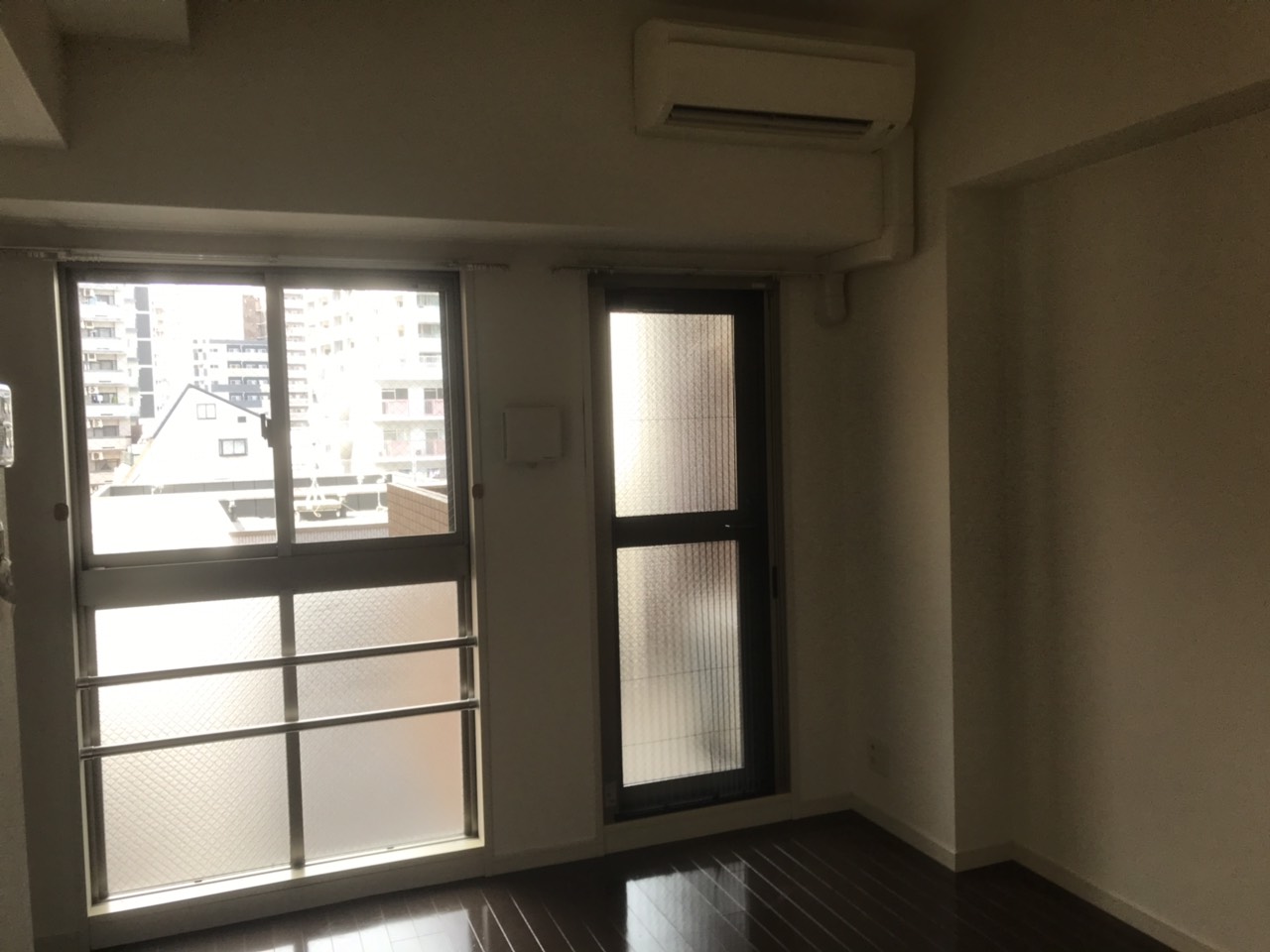 1K空室清掃でフローリングにワックスを掛けた仕上がり