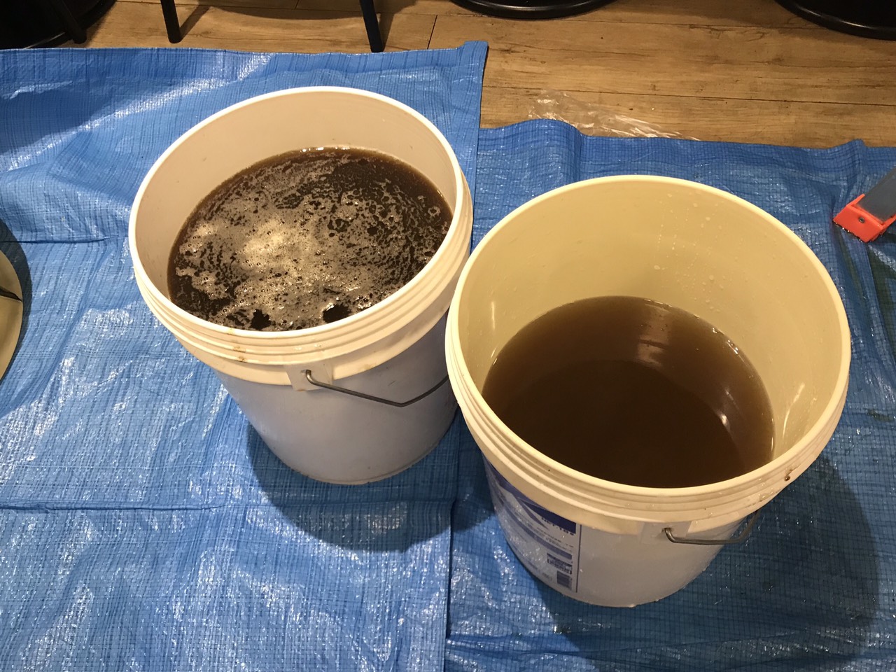 大阪市東住吉区の喫茶店エアコン洗浄で出た茶色い汚水
