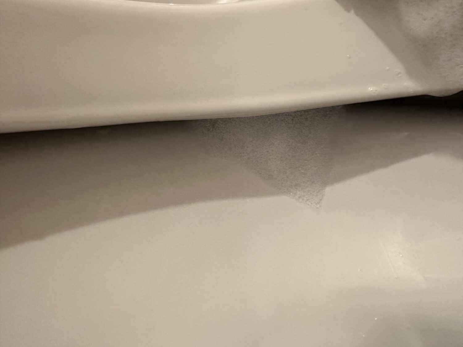 トイレマジックリン泡パックの5分後の泡残り